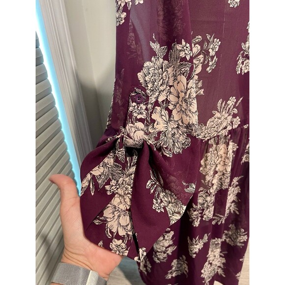 Torrid Floral Chiffon Hi-Low Button Down V-Neck Tunic Purple/Maroon Size 2 - Picture 6 of 7